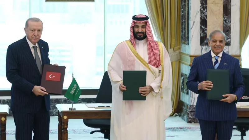 Mekke'de Tarihi İmza: Türkiye, Suudi Arabistan ve Pakistan'dan Müşterek Savunma Anlaşması